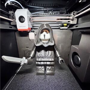3D Printed LEGO Scream (with prop Knife)